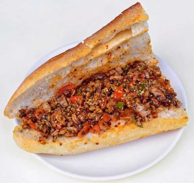 Kokoreç Ekmek